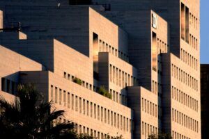 Illa Diagonal en Barcelona, el rascacielos horizontal de Moneo